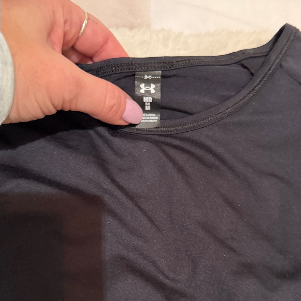 Under Armour women’s long sleeve active top with sinching ties on the sides